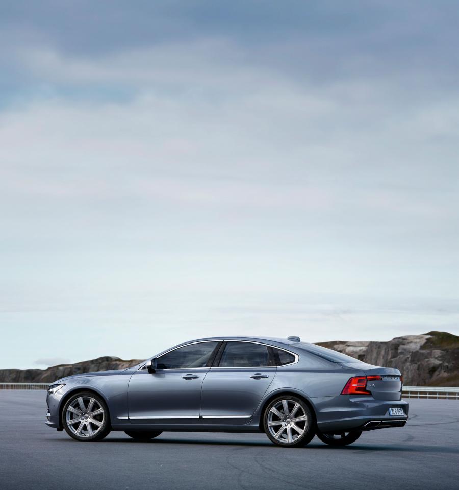  Volvo S90 T6 Inscription 2016 года  (фото 13 из 84)